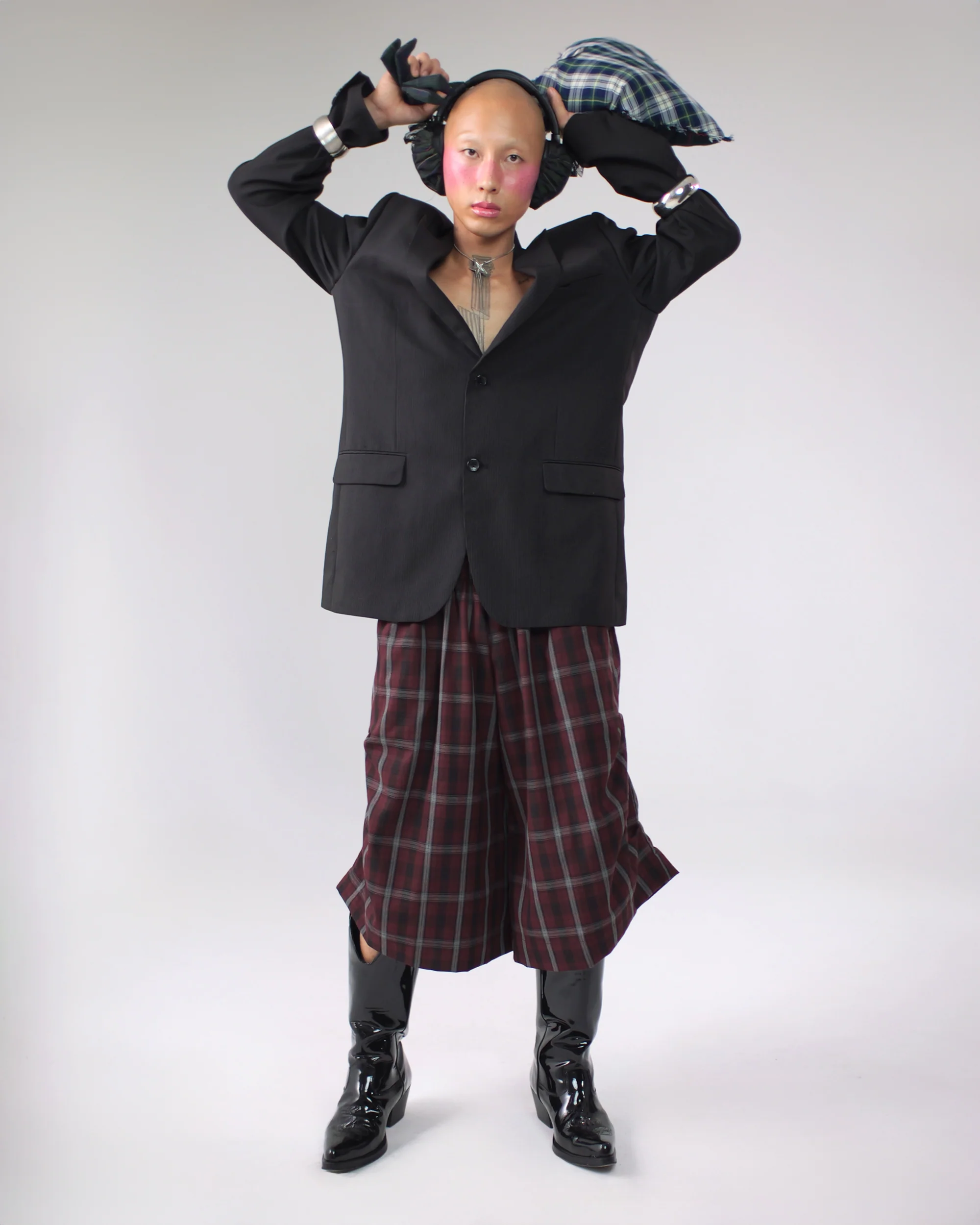 Kenji Shorts in Wine - Image 4