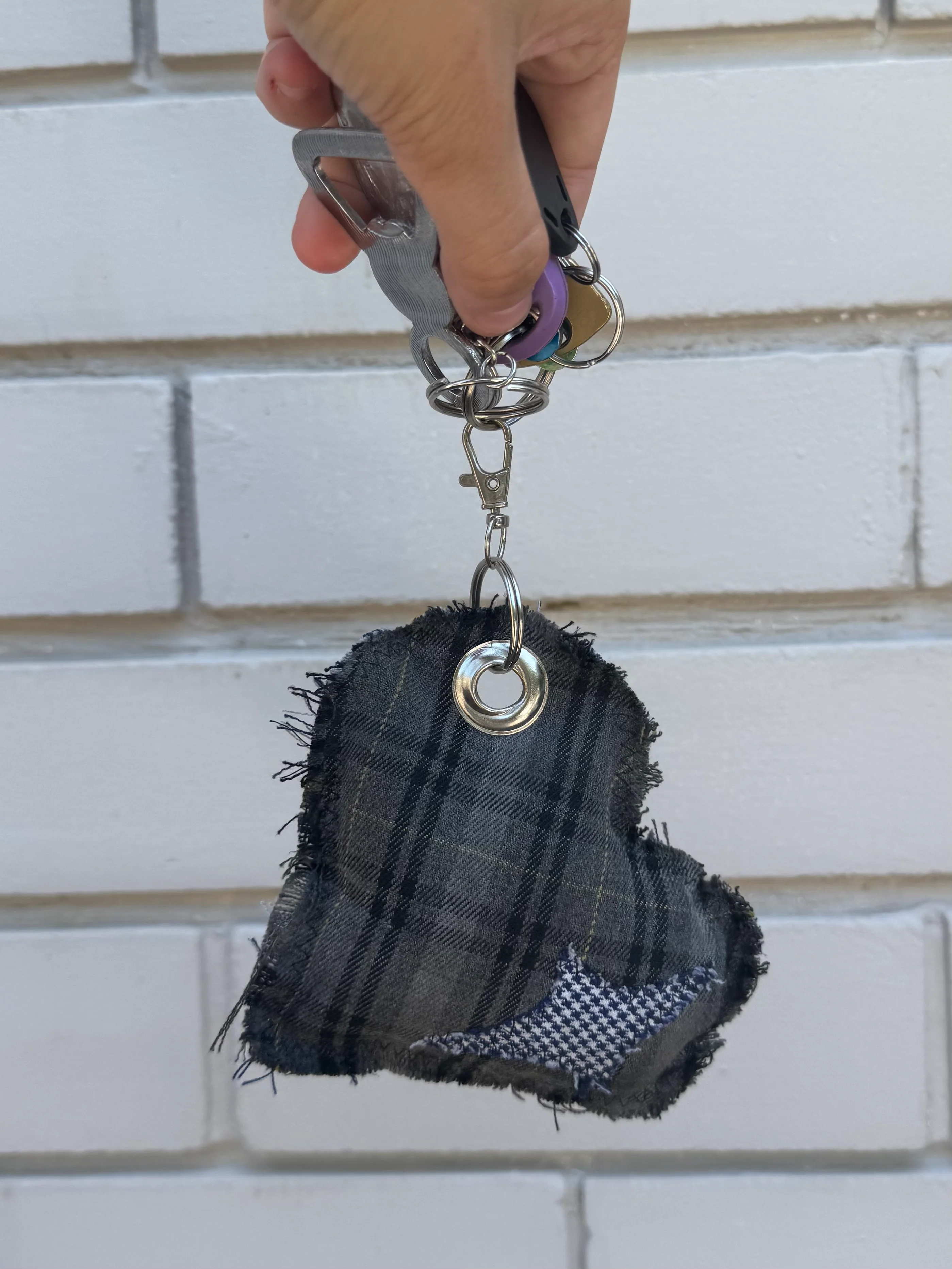 Off-Cut Keychain in Smoke Check/Houndstooth - Image 4