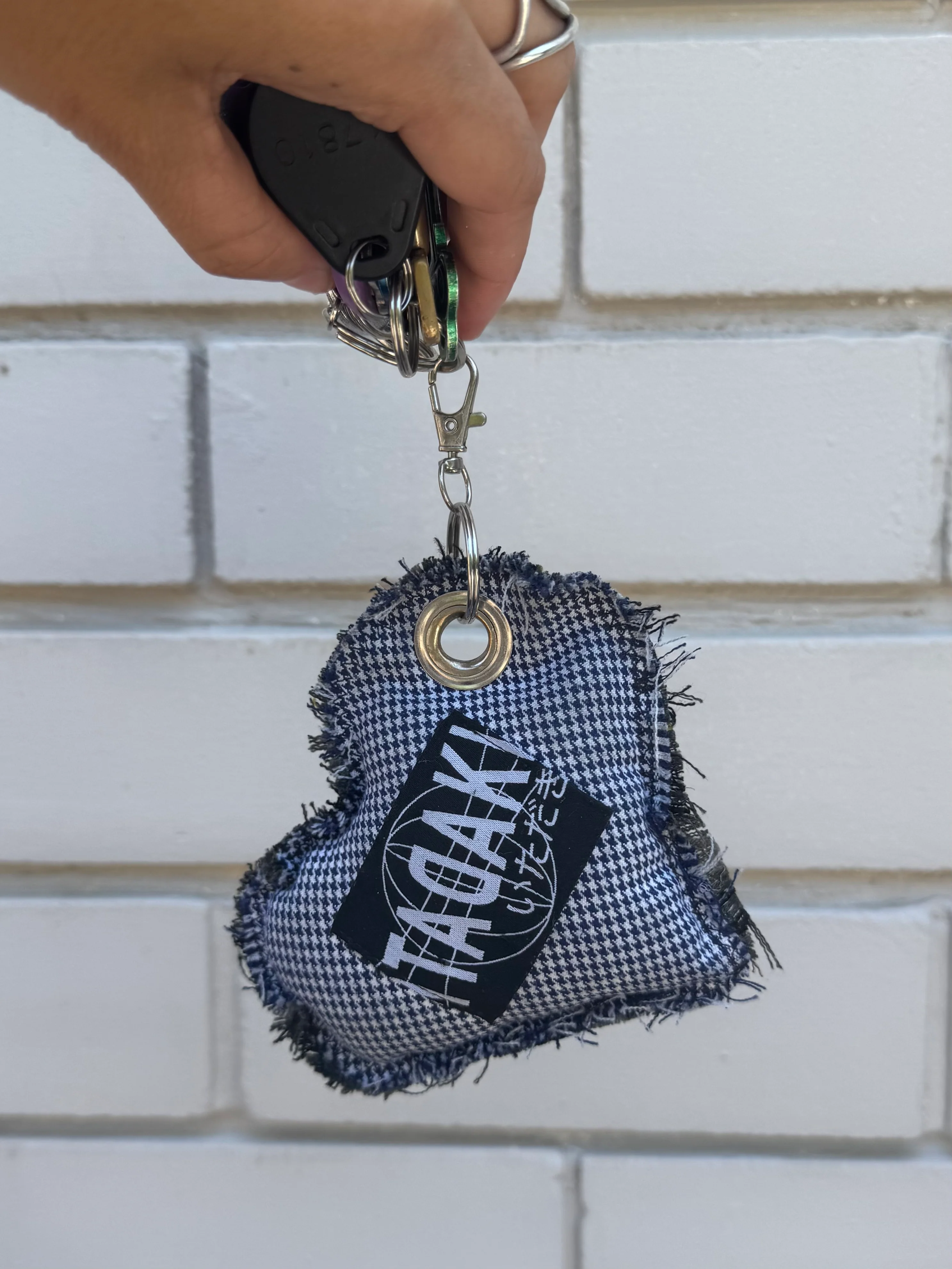 Off-Cut Keychain in Smoke Check/Houndstooth - Image 5