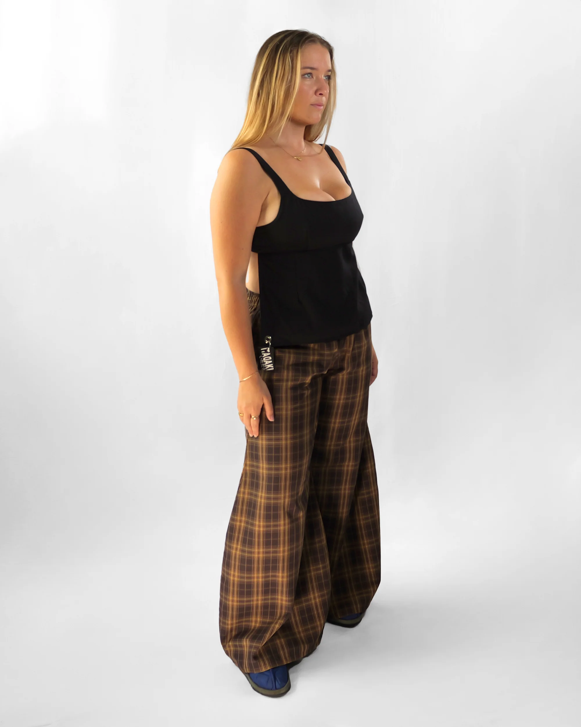 Obi Reversible Top In Black/Houndstooth - Image 9