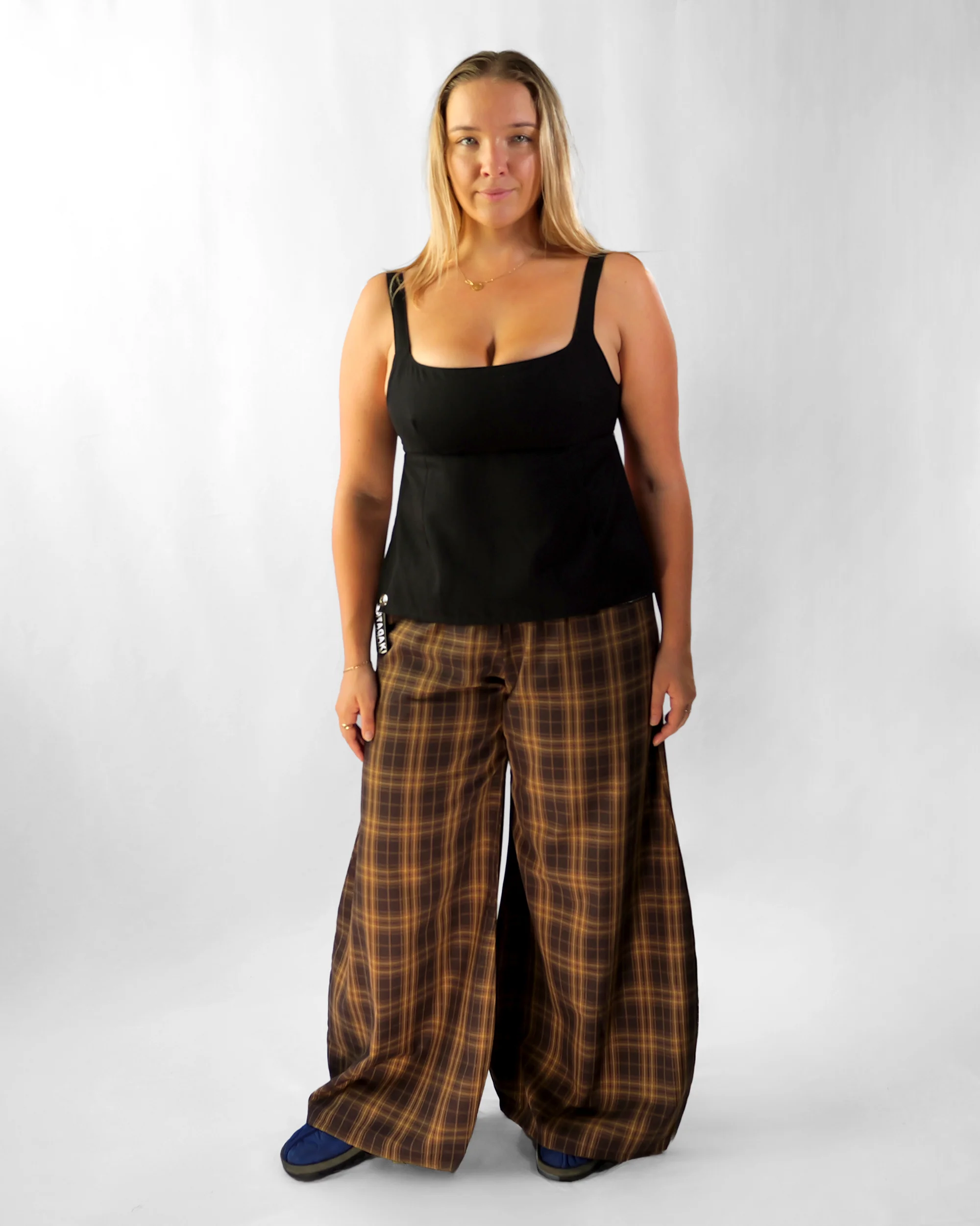 Obi Reversible Top In Black/Houndstooth - Image 5