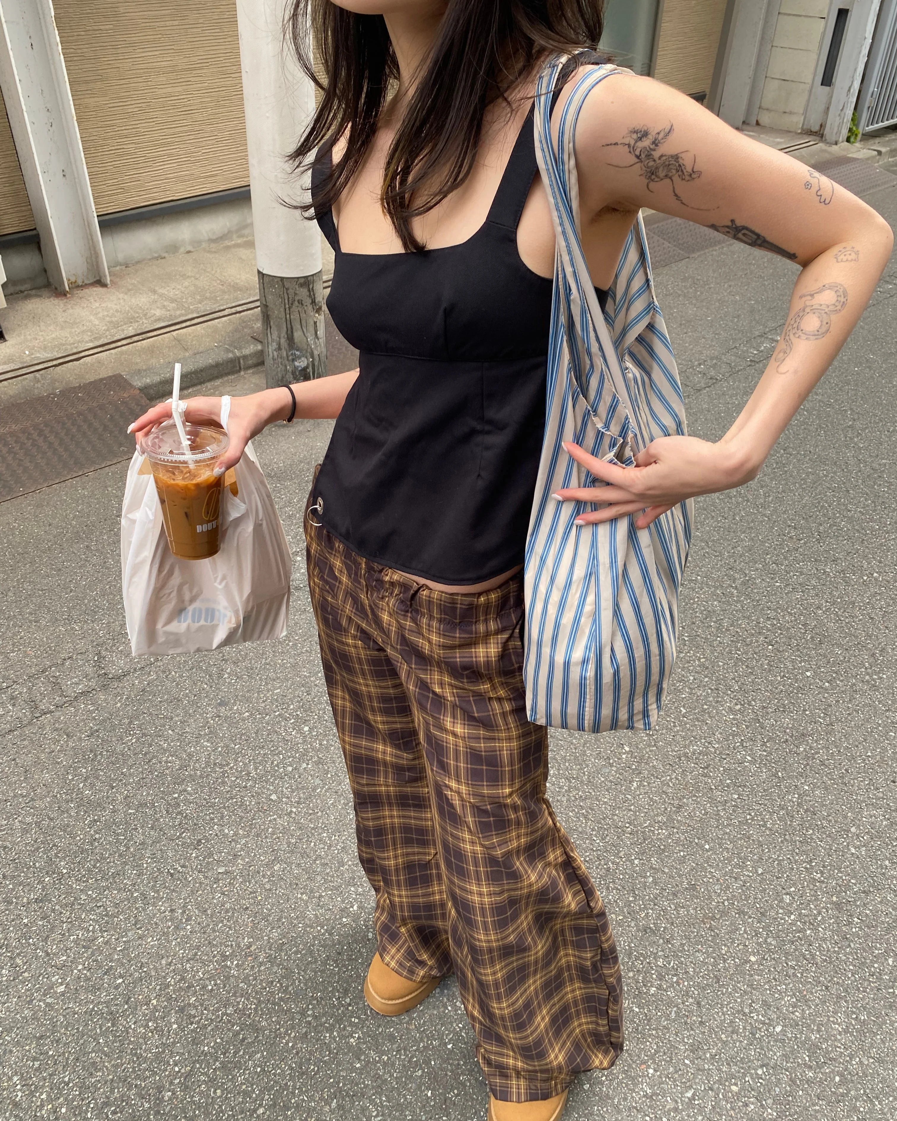 Obi Reversible Top In Black/Houndstooth - Image 3