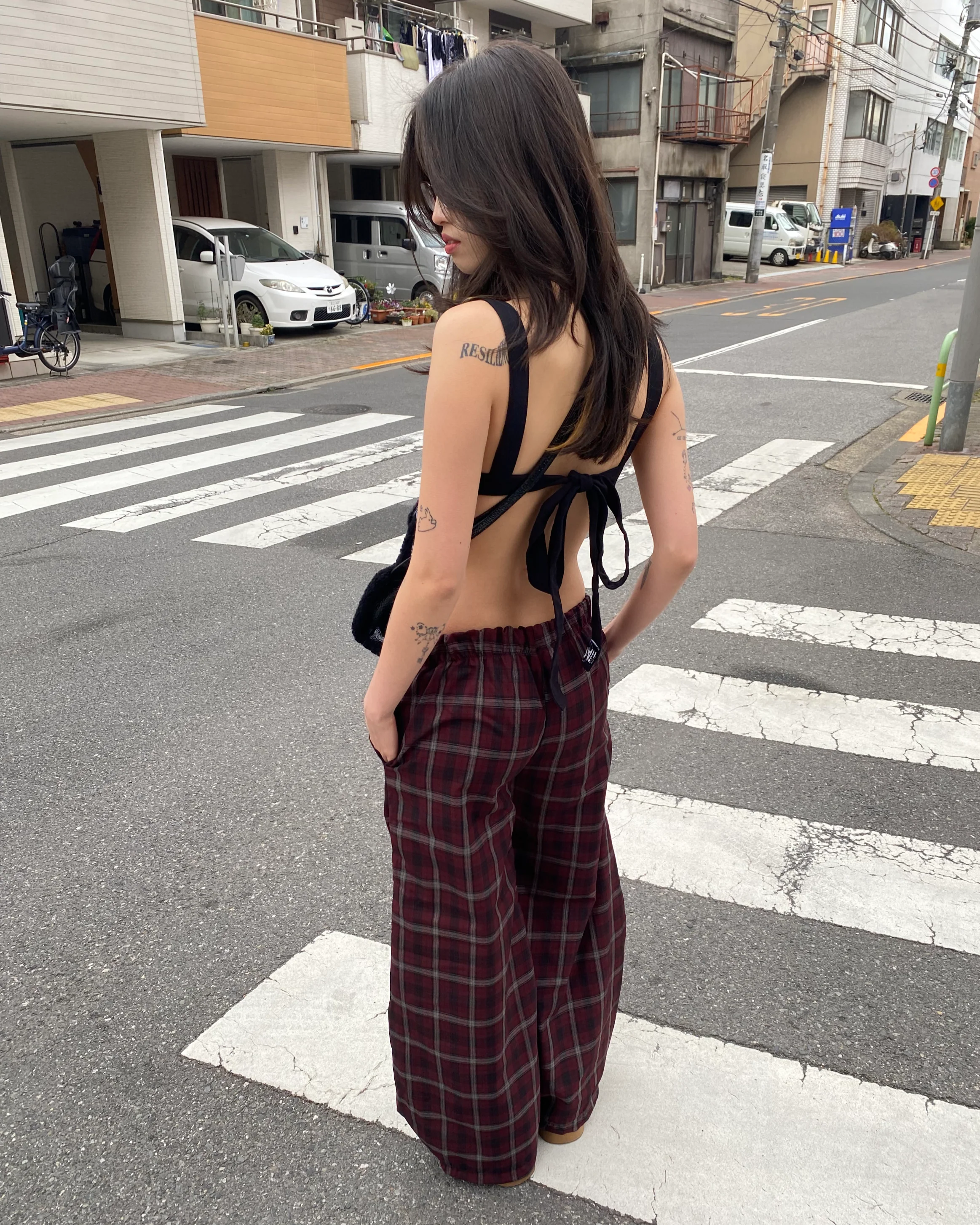 Obi Reversible Top in Smoke/Black - Image 11